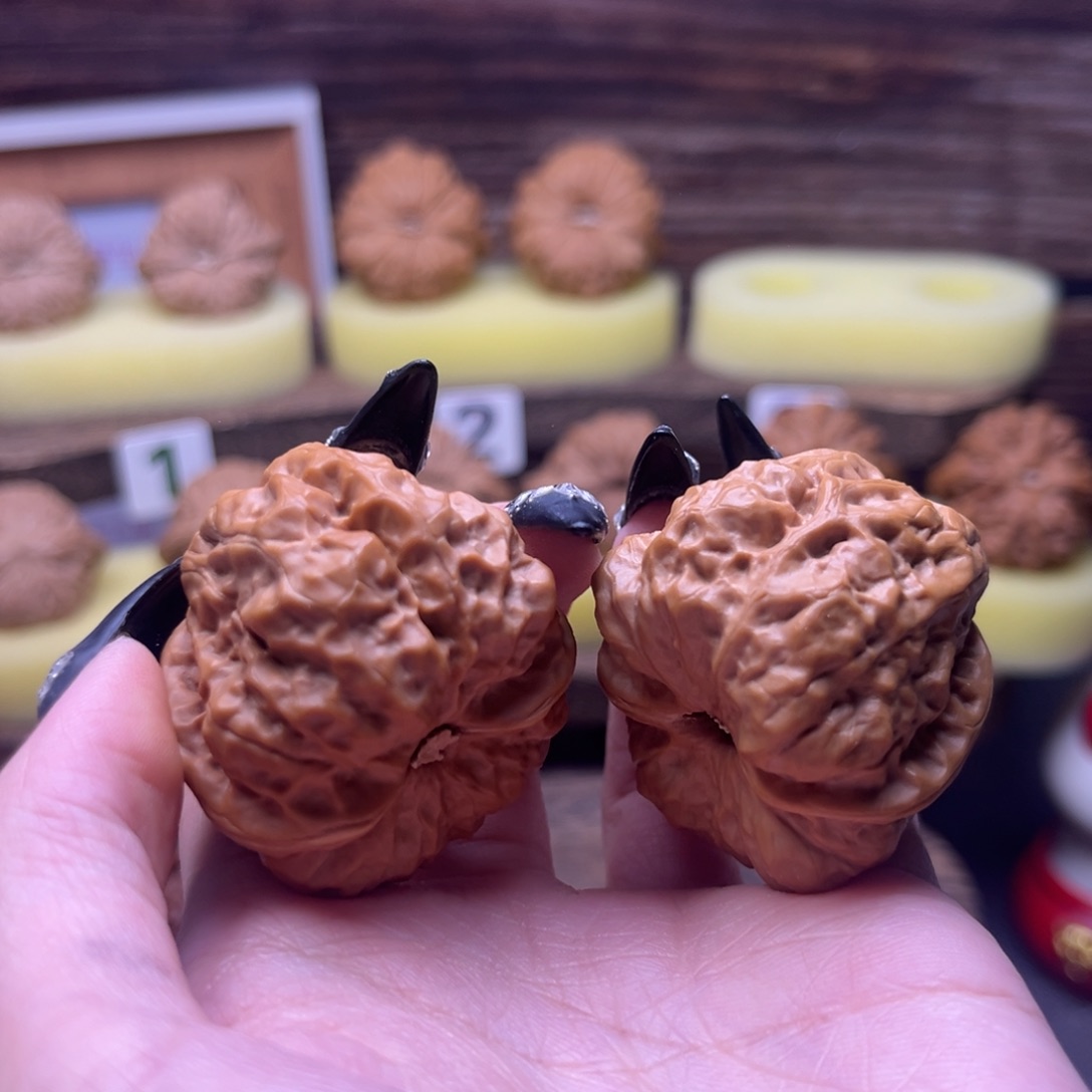 人***生文玩核桃吊坠蛤蟆头闪69