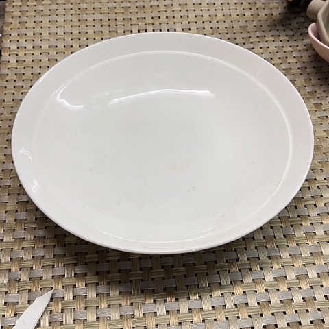 微瑕，不能明火，口径21厘米，高度3.5，4个圆