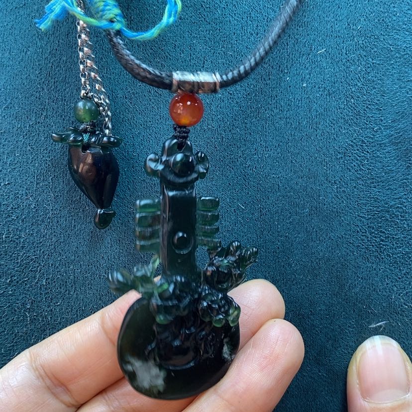 【闪购商品】蛇纹石玉吊坠未镶嵌