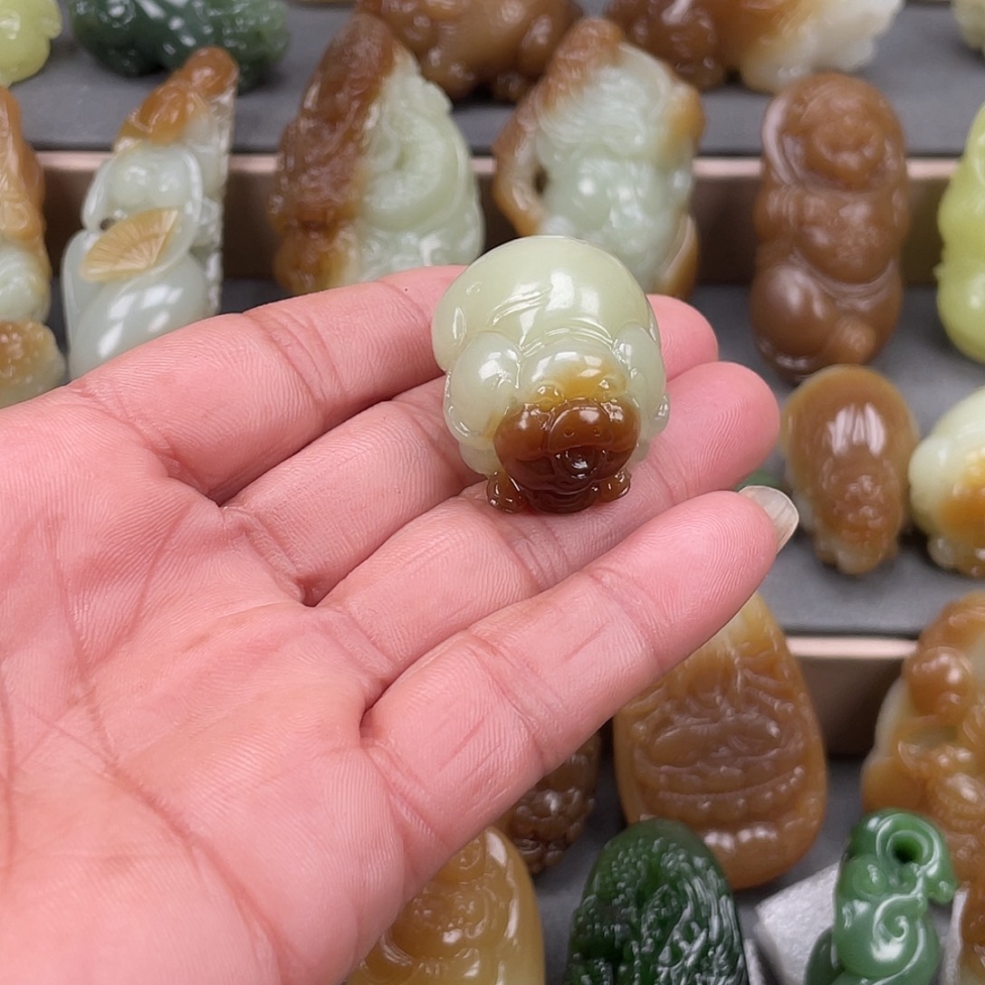 毕***玉和田玉未镶嵌颈饰