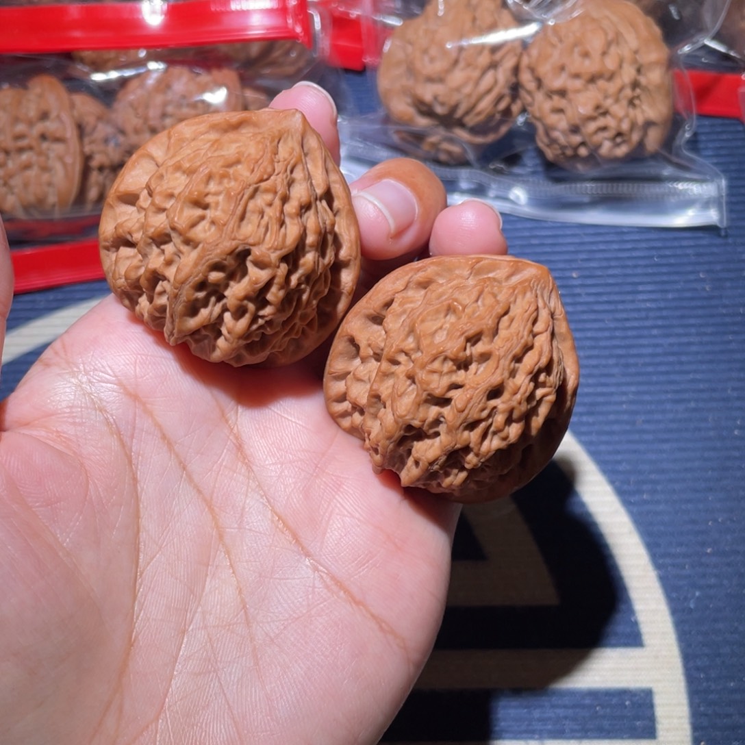 文玩核桃吊坠金牛42