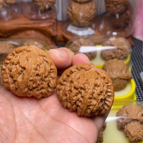 文玩核桃把件逆**舟白狮子 44