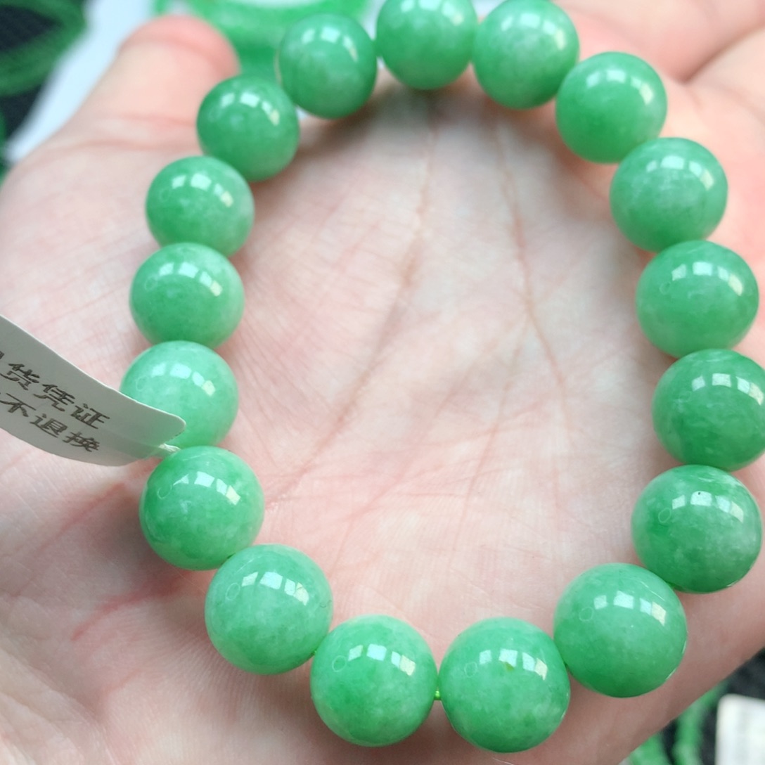 翡翠手链未镶嵌翡翠