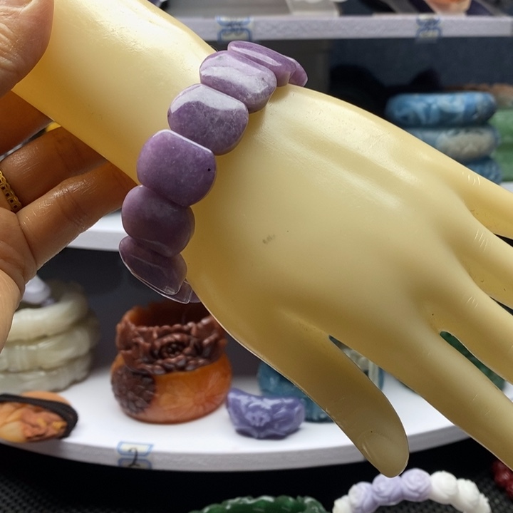 未镶嵌手镯石英岩玉