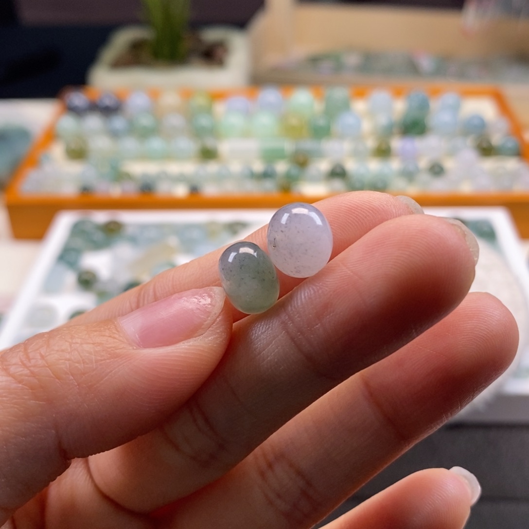 翡翠散珠天然翡翠一对9+