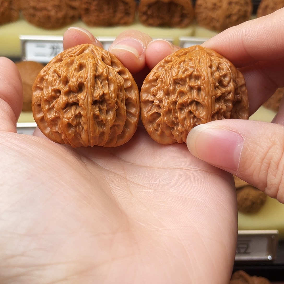 文玩核桃吊坠三角白39尺728