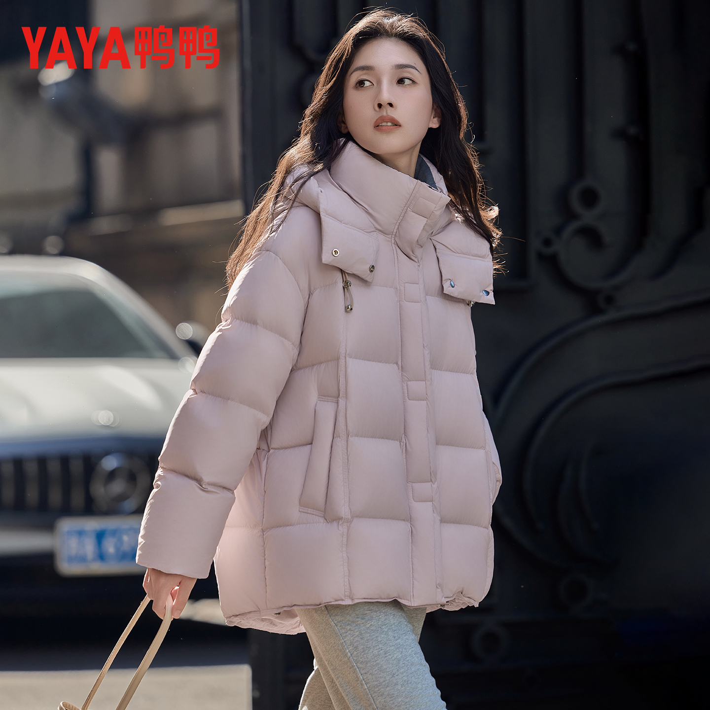 鸭鸭轻便短款羽绒服女2025冬季新款小个子泡芙高级感保暖外套