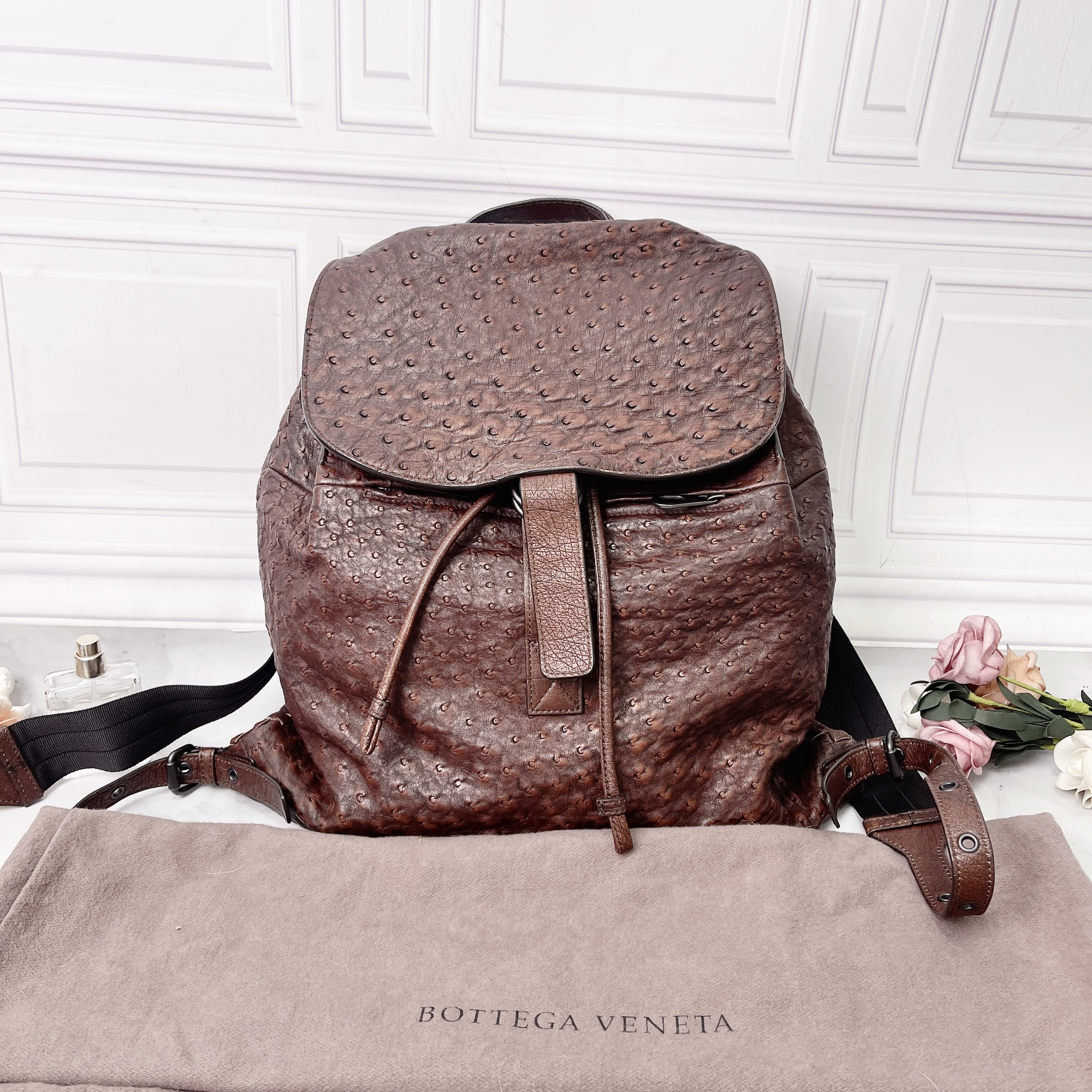 95新 BOTTEGA VENETA/葆蝶家 bv/葆碟家棕色鸵鸟皮双肩包