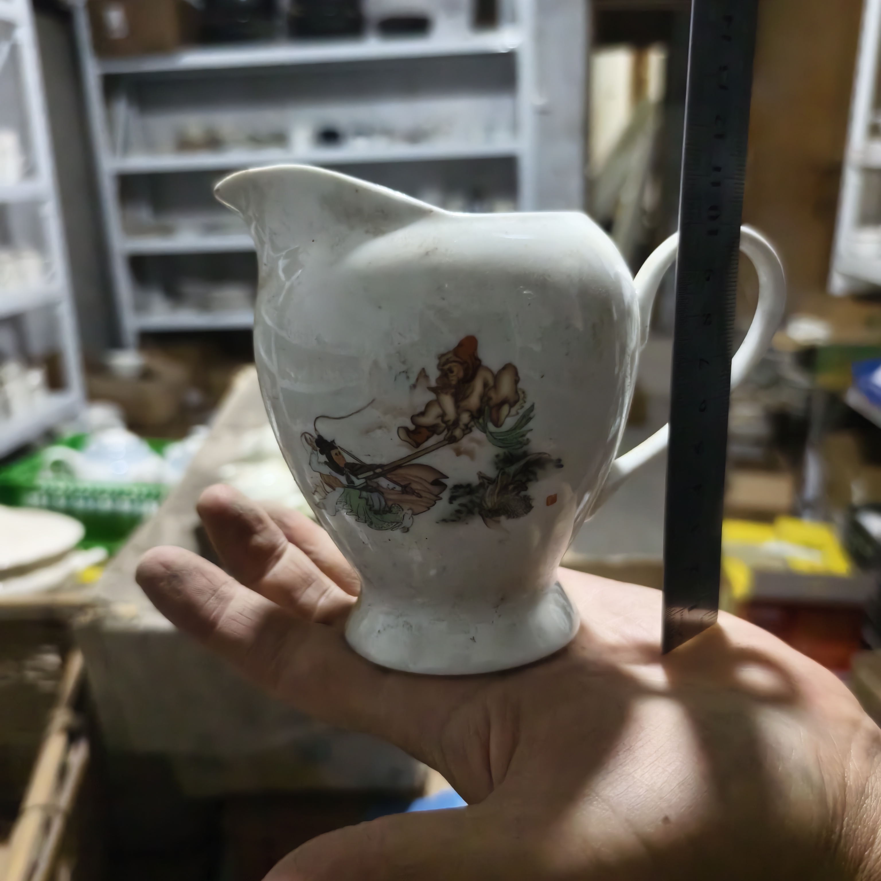 瓷片三打奶缸一个