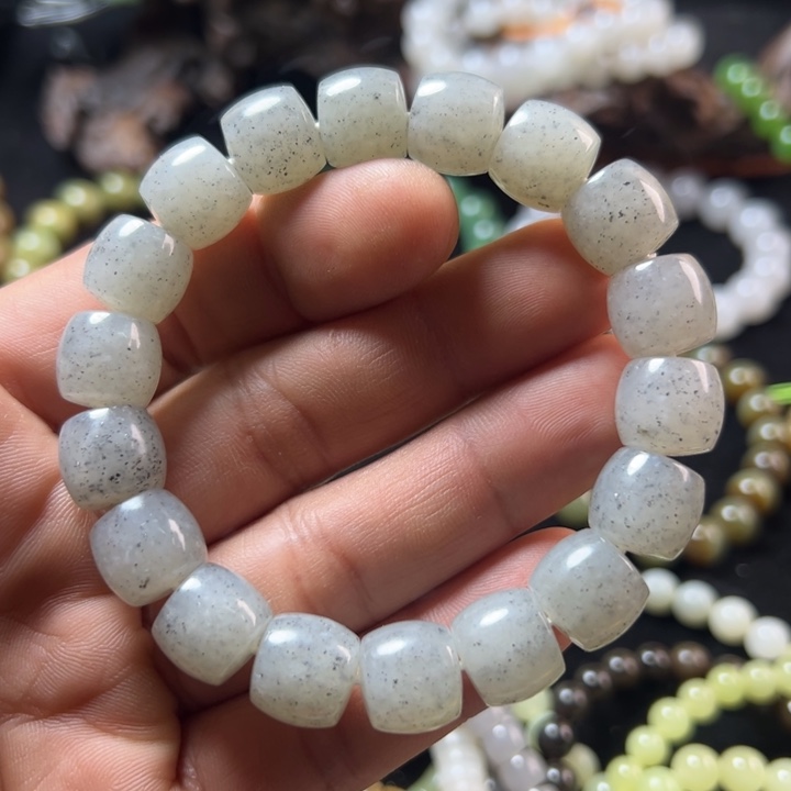 和田玉（糖玉）未镶嵌手链