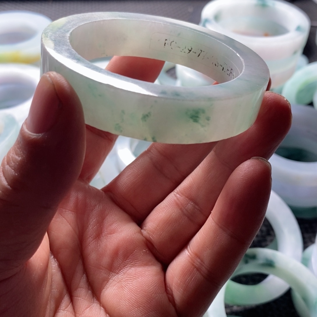 定制翡翠A货未镶嵌木**乔