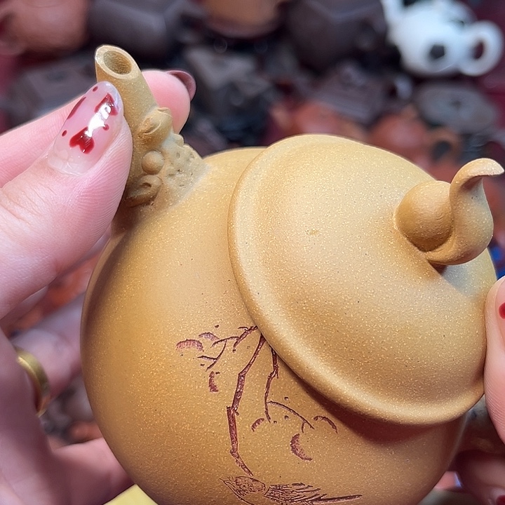 紫砂茶壶瑕疵……………………