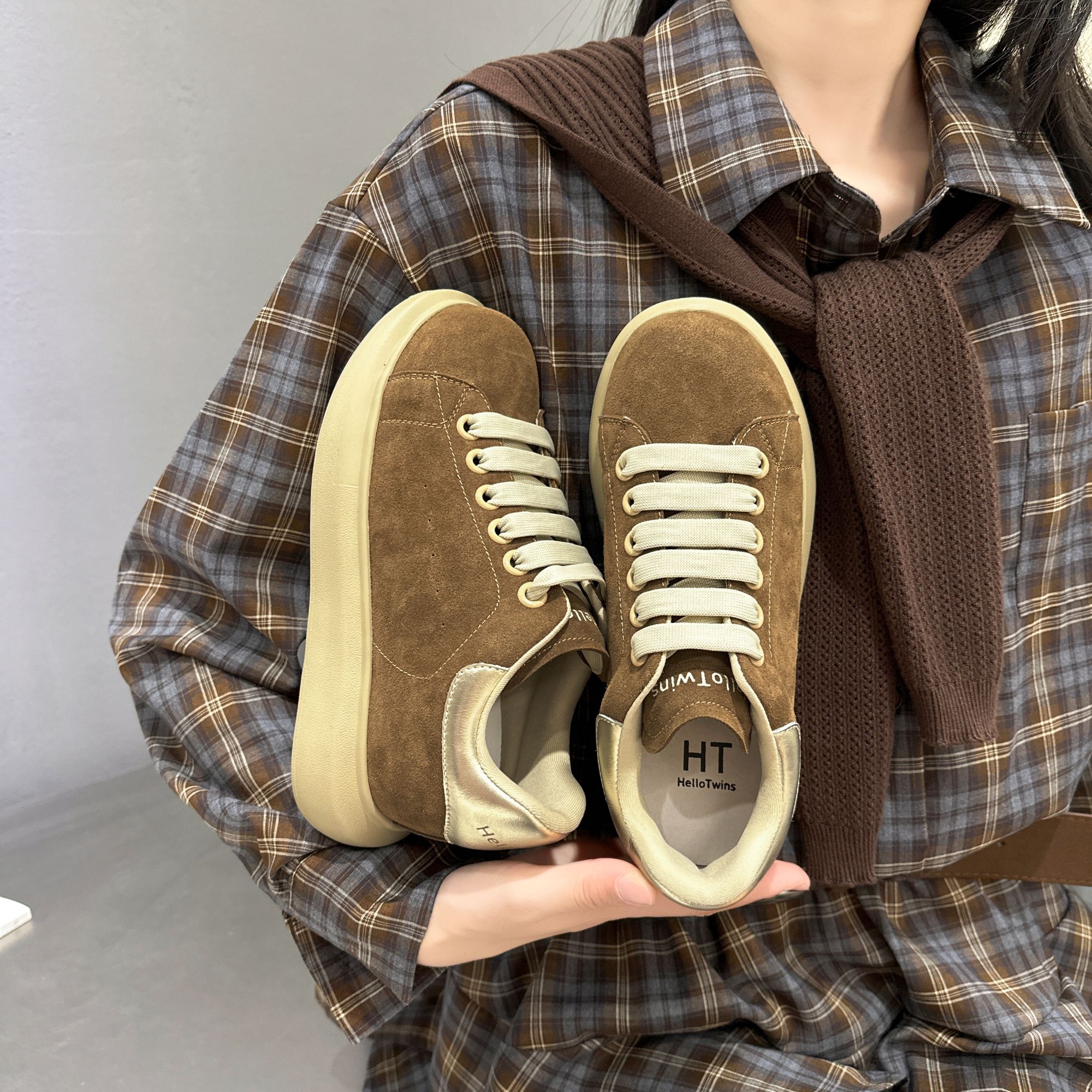 2025秋冬厚底内增高轻巧舒适柔软德迅鞋平底女潮鞋休闲鞋板鞋女鞋