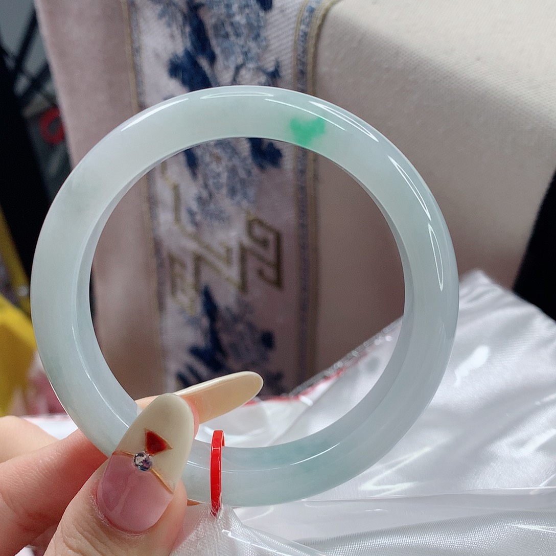 翡翠手镯未镶嵌57.5圈口