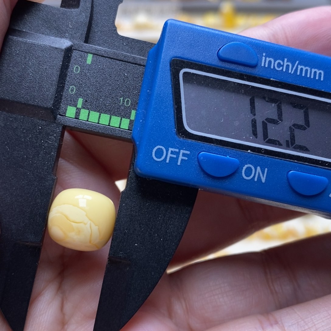 琥珀未镶嵌珠宝奇石有瑕疵