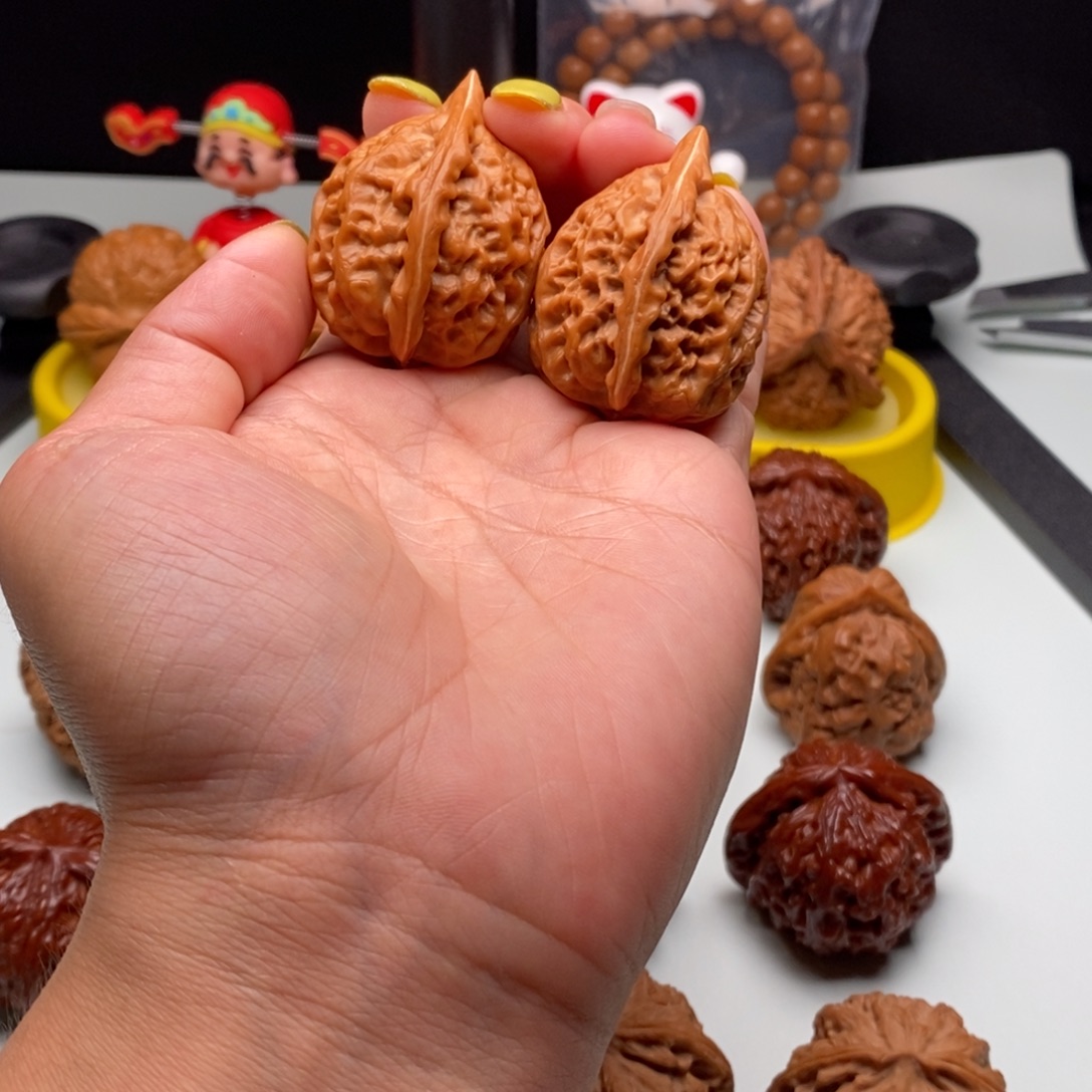 哈***面吊坠桃核独家虞姬