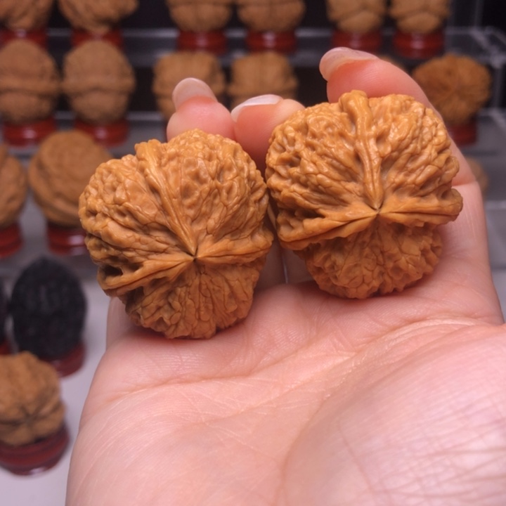 文玩核桃吊坠25密石花中花