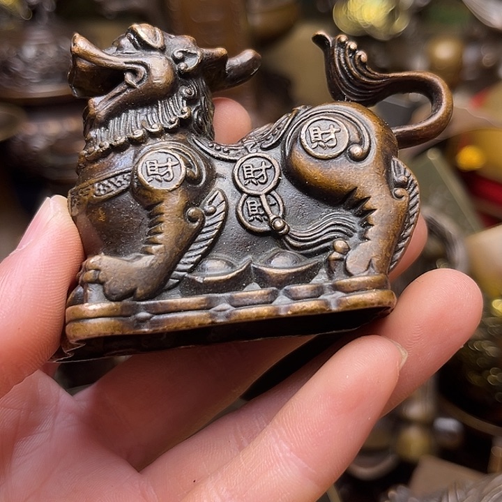 精美铜器批发档口