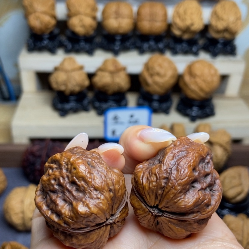 【闪购商品】桃核吊坠4w七彩龙脊妖蟾34mmm