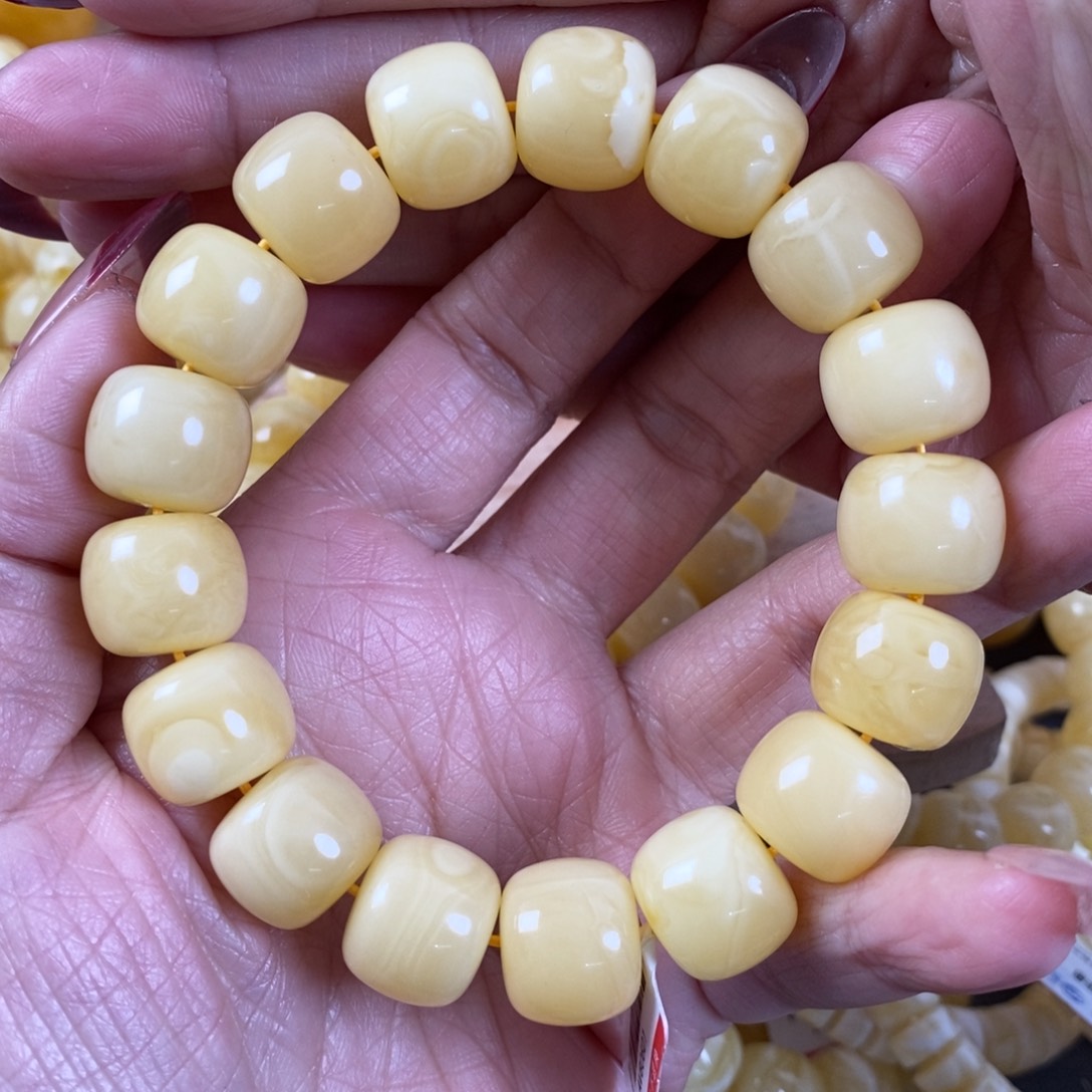 蜜蜡裸石未镶嵌一**休