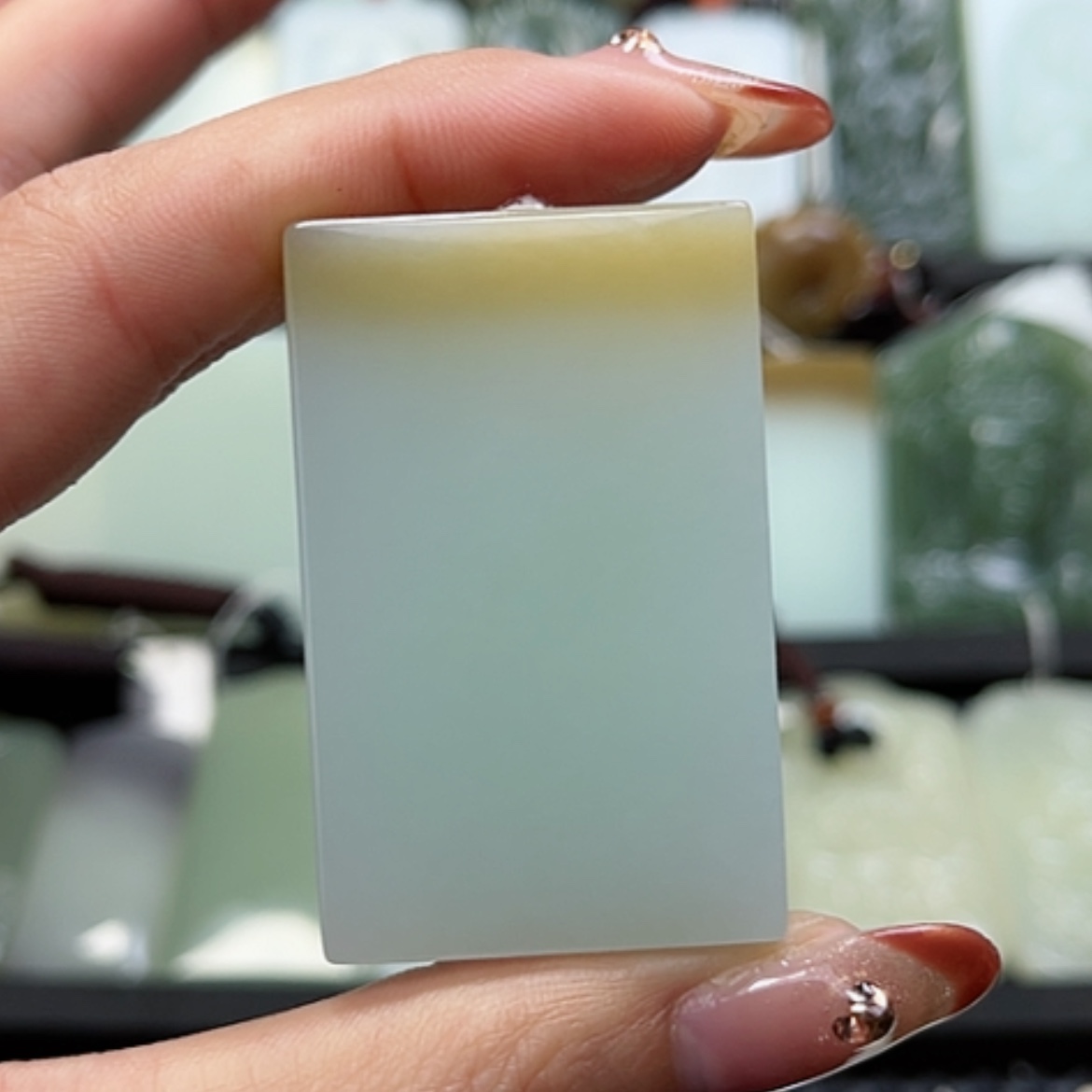 【闪购商品】和田玉颈饰未镶嵌柱*