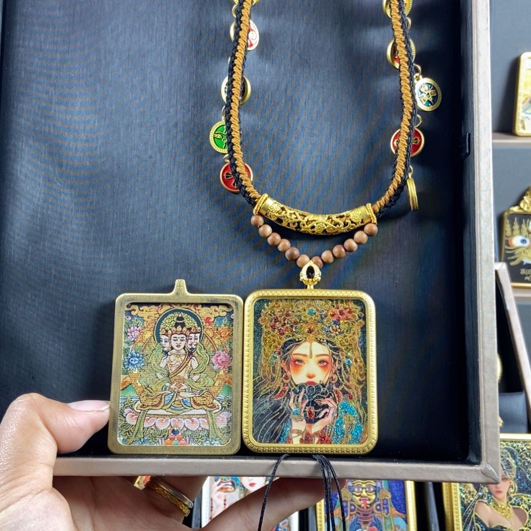 吊坠美丽的唐卡漂亮结缘