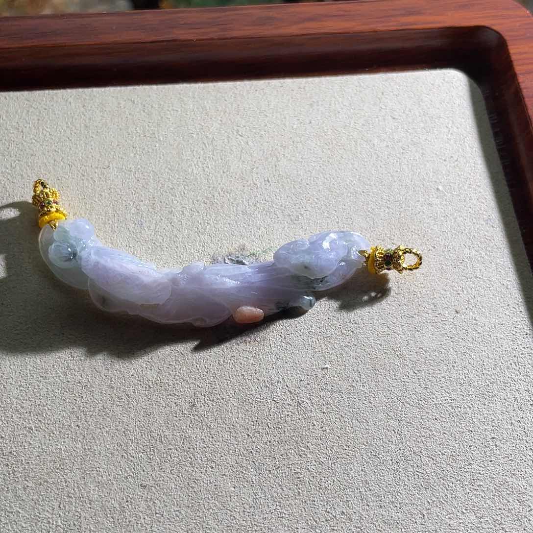 翡翠未镶嵌颈饰翡翠三彩鱼