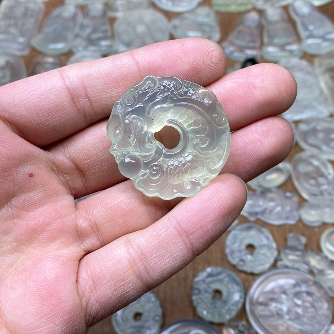 岫玉吊坠(不含链)未镶嵌塔**F