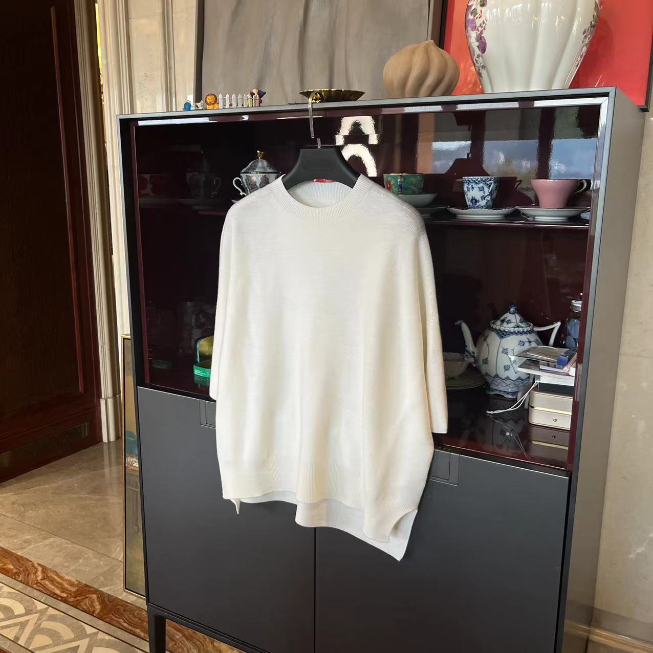 漫颜刘超细美利奴羊毛白色针织衫2023秋季圆领长袖休闲上衣女