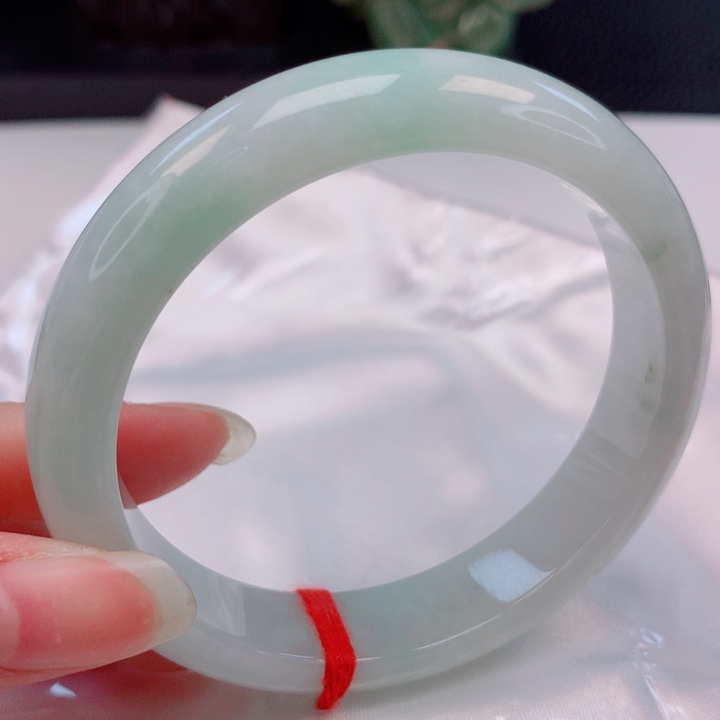 翡翠未镶嵌手镯57圈