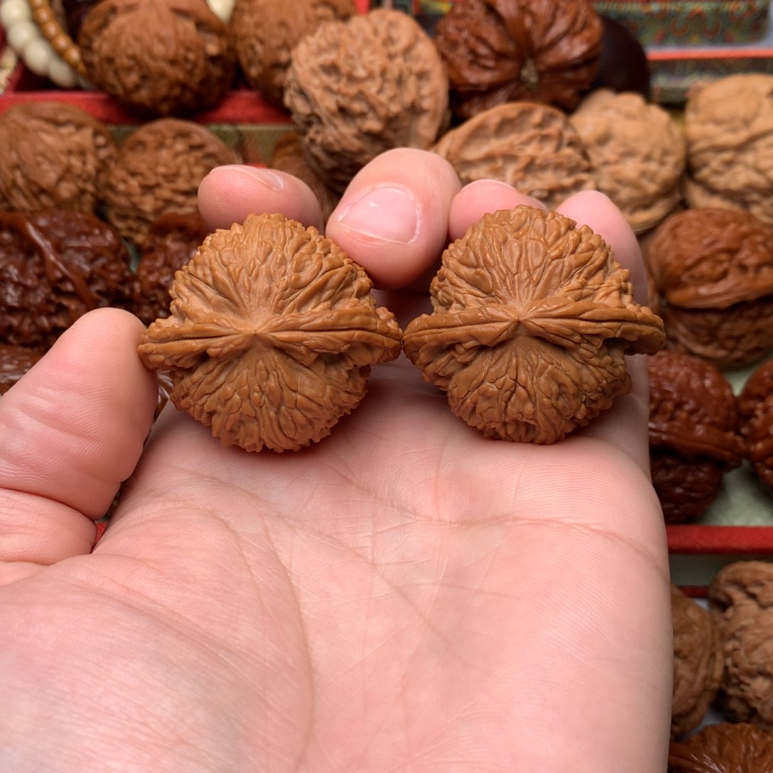 文玩核桃把件41尺闷尖白狮子文玩核桃