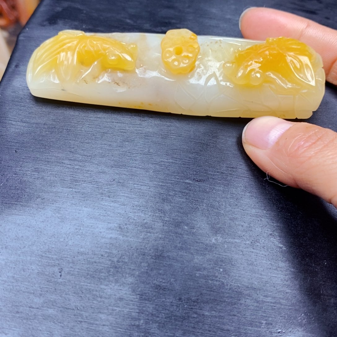 石英质玉（黄龙玉）颈饰未镶嵌