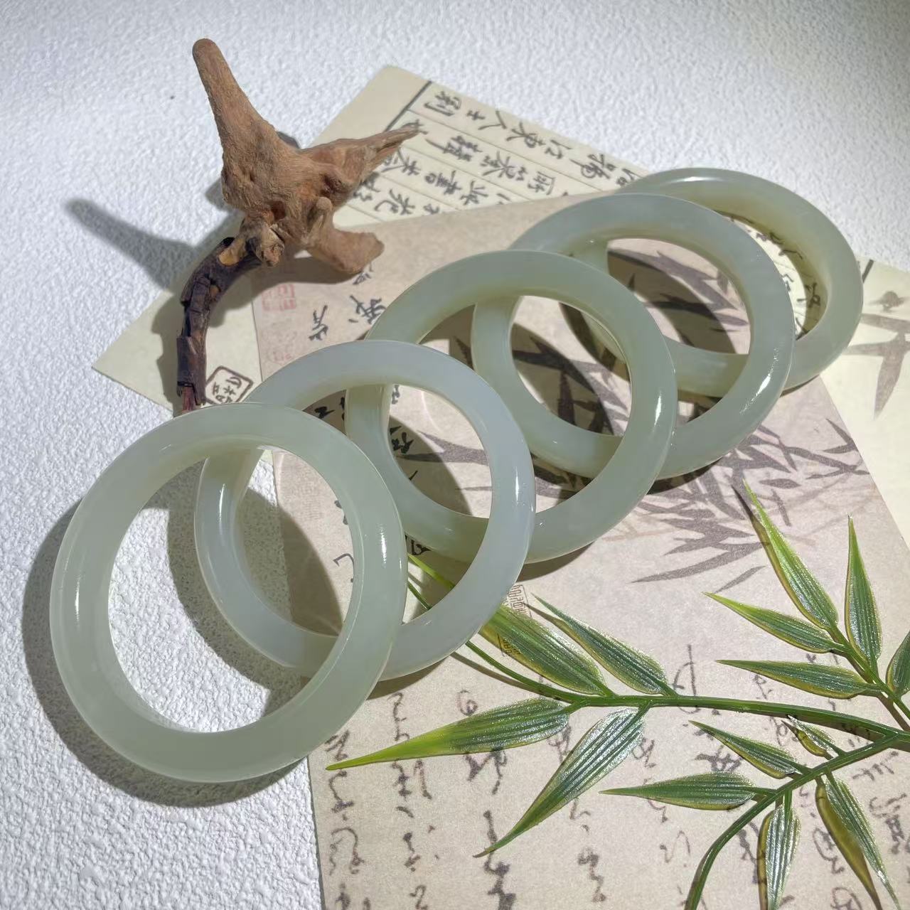 春日珠宝 天然和田玉手镯 拍一发一 多样性发货 H139