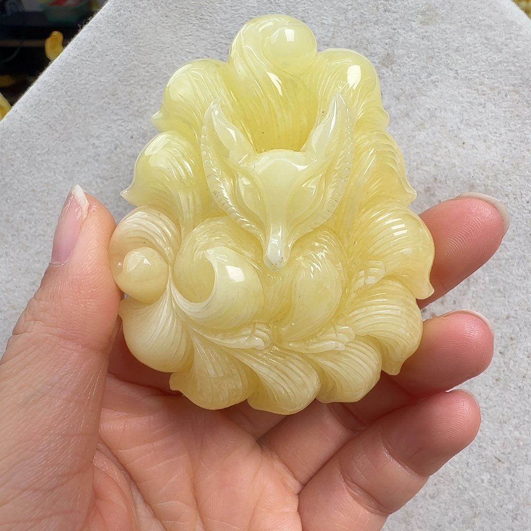 蜜蜡未镶嵌珠宝奇石