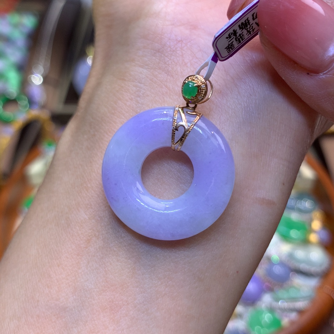 翡翠18K金镶嵌颈饰