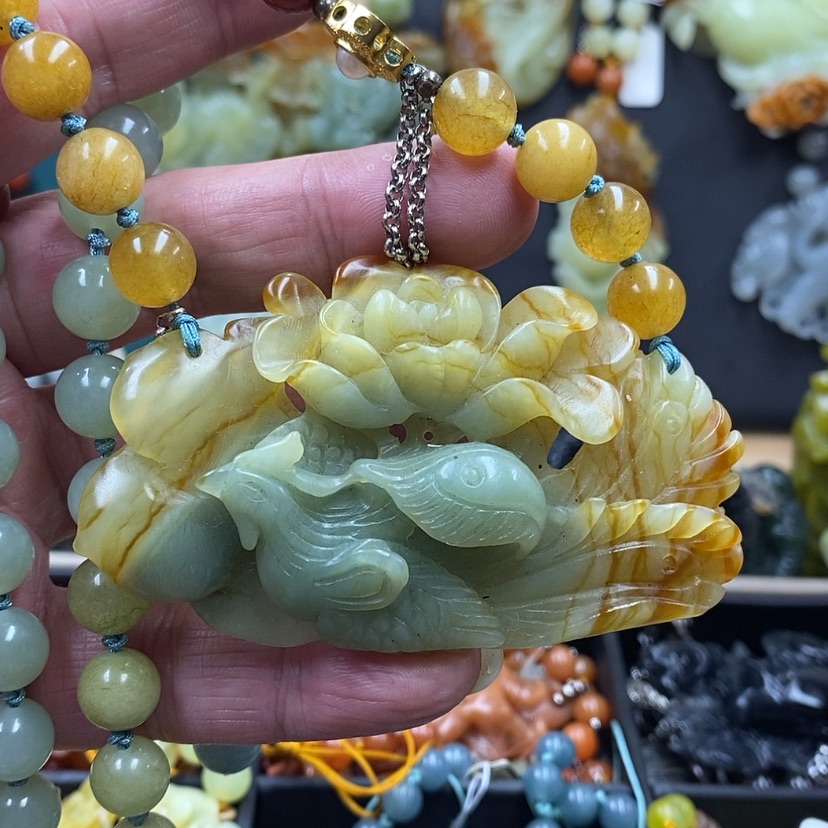 【闪购商品】蛇纹石玉吊坠未镶嵌