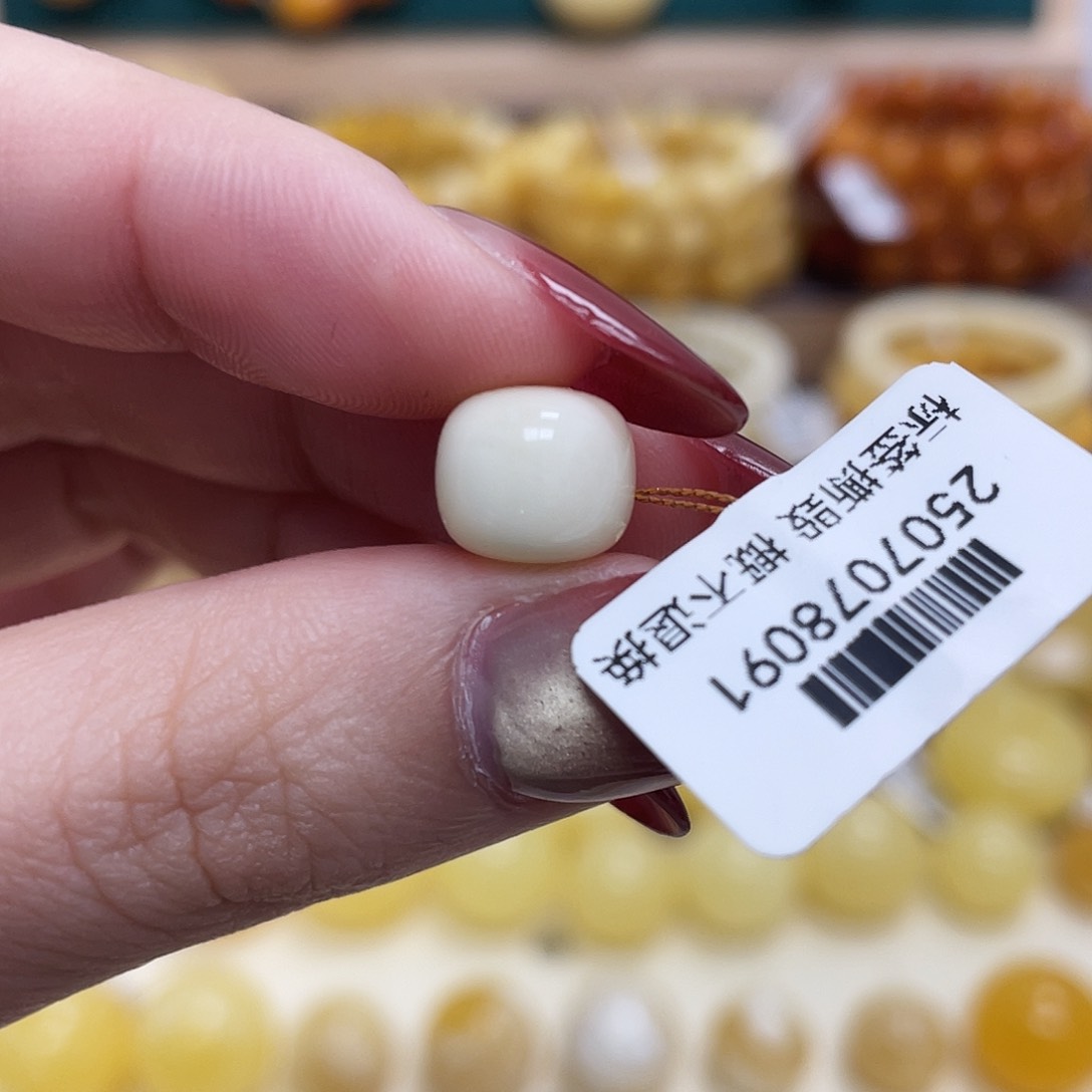 蜜蜡未镶嵌珠宝奇石10*8.8mm瓷白老型