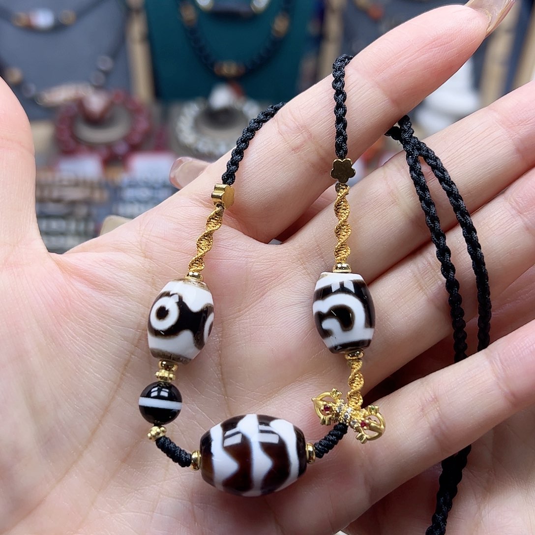 玛瑙/玉髓颈饰未镶嵌