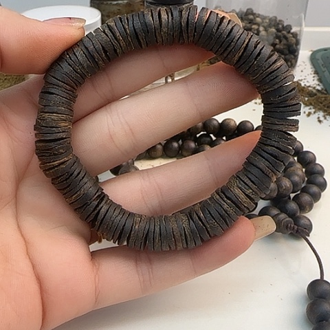 沉香手串A**n乌身老料全沉水药片珠1.0 15克➕