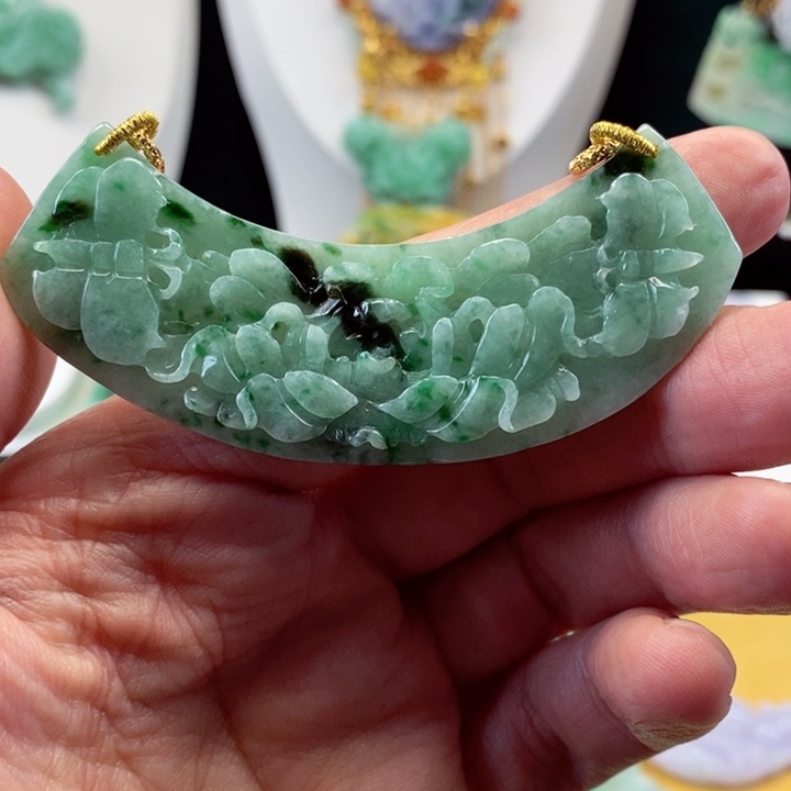 翡翠颈饰未镶嵌翡翠吊坠挂件