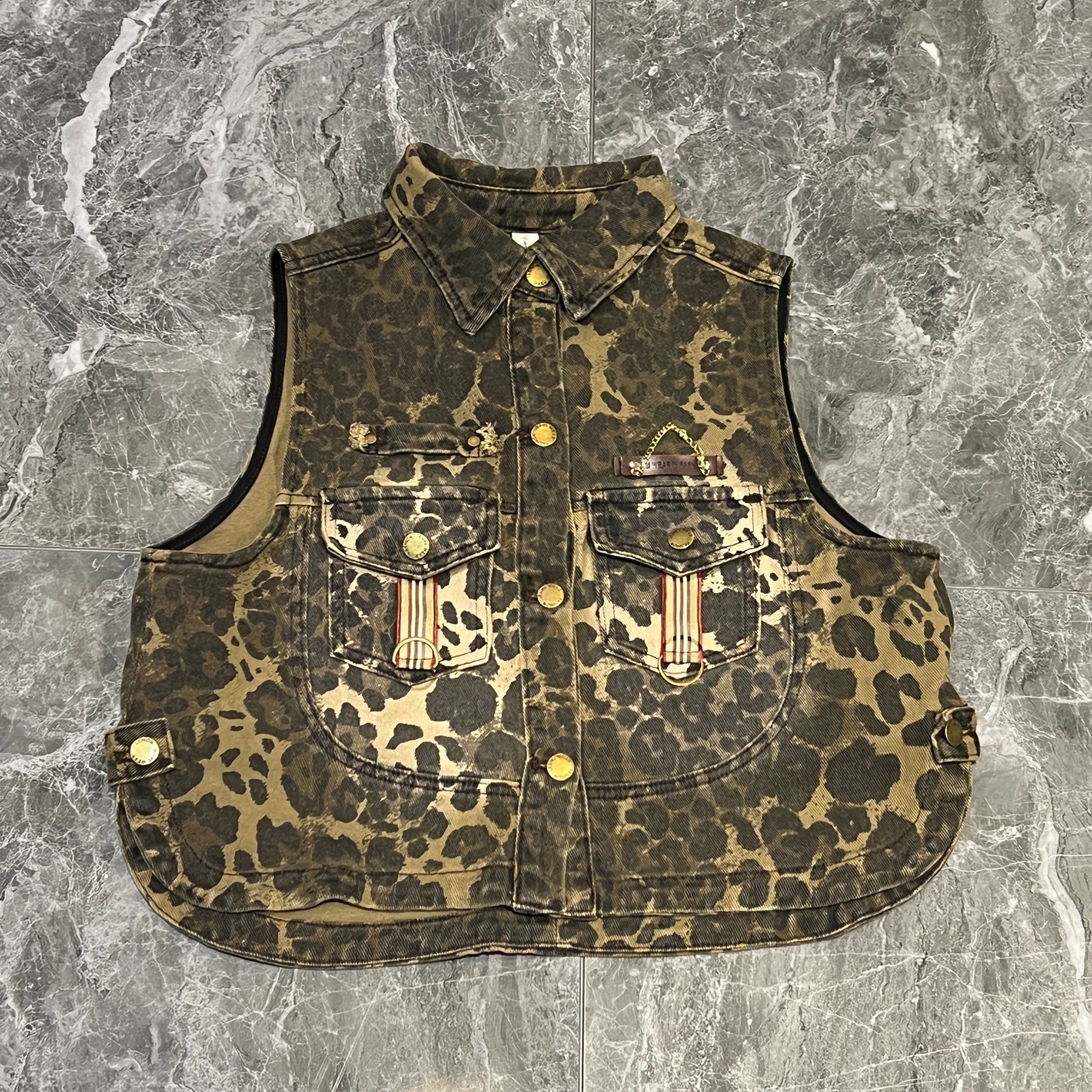 8016春季新品时尚个性重工水洗做旧短款豹纹牛仔马甲