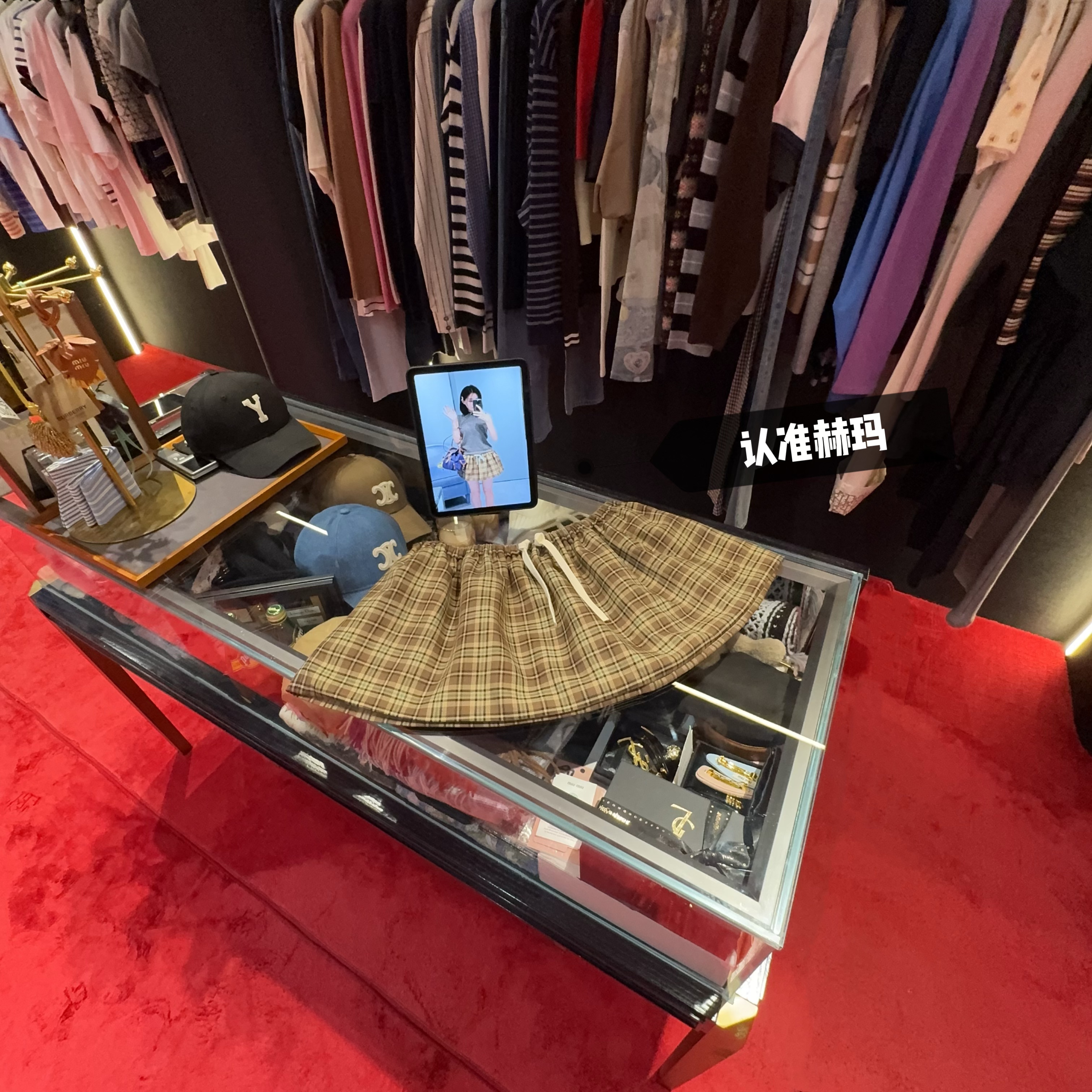认准赫玛 FW25 驼色格纹迷你半身裙#贴布字母绣#1715上新