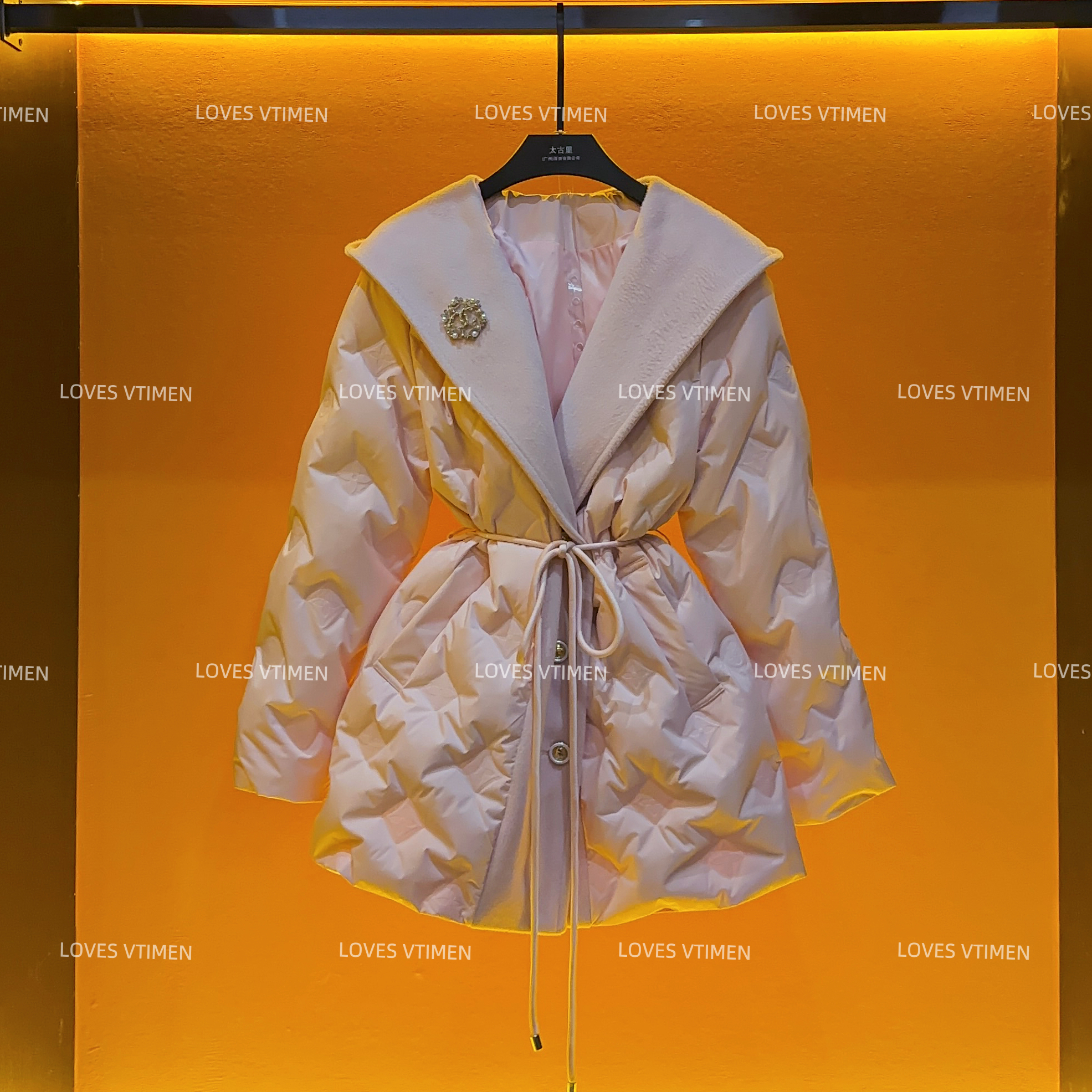 【宠粉价】羽绒服连帽女冬装常规保暖常规款长袖人物冬季冬款CO-481