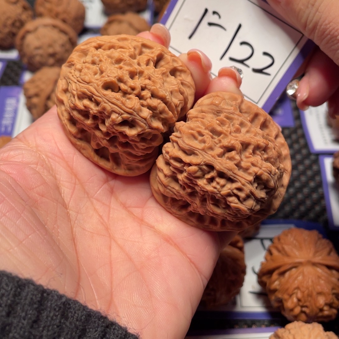 桃核把件122号南疆石43