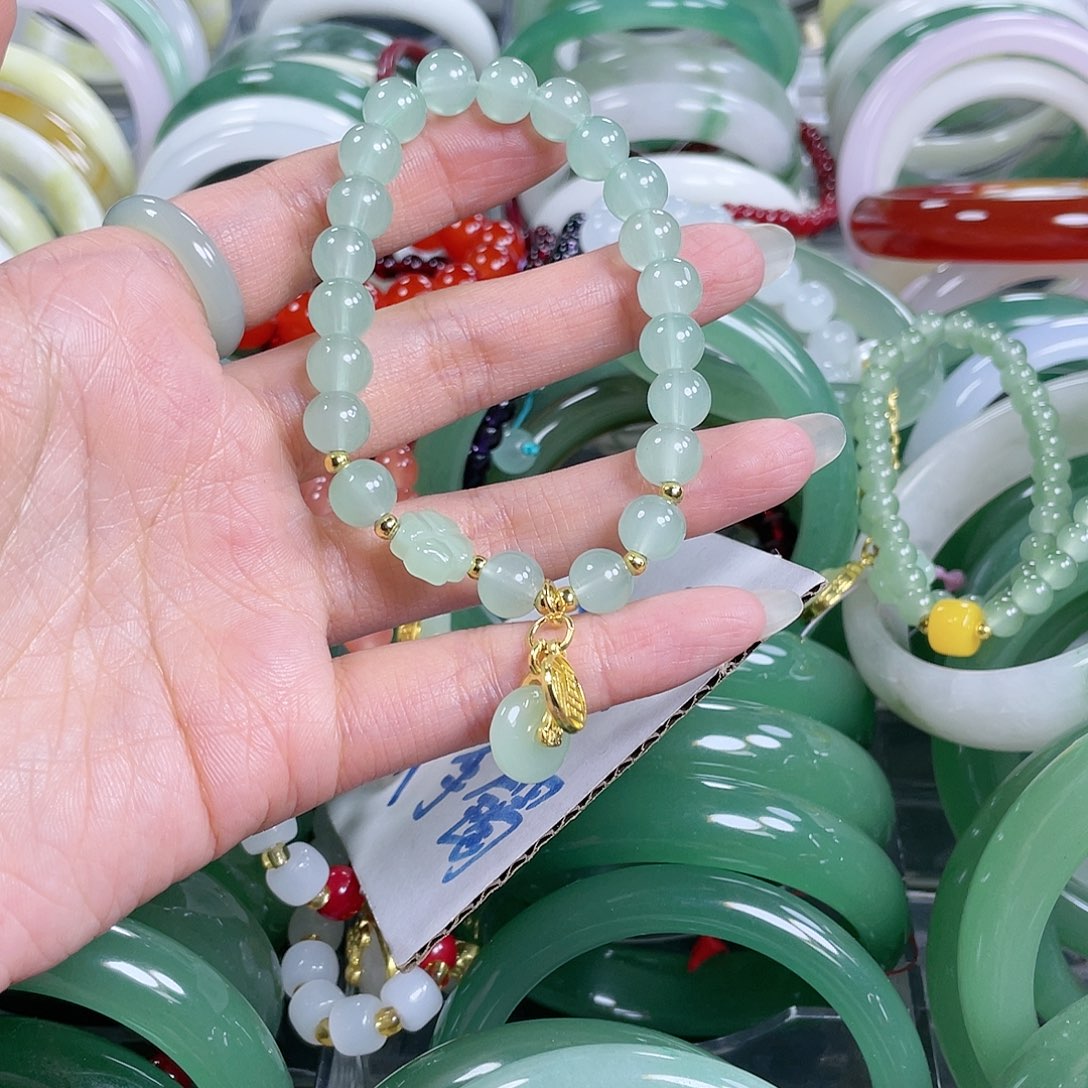 石英质玉手镯未镶嵌