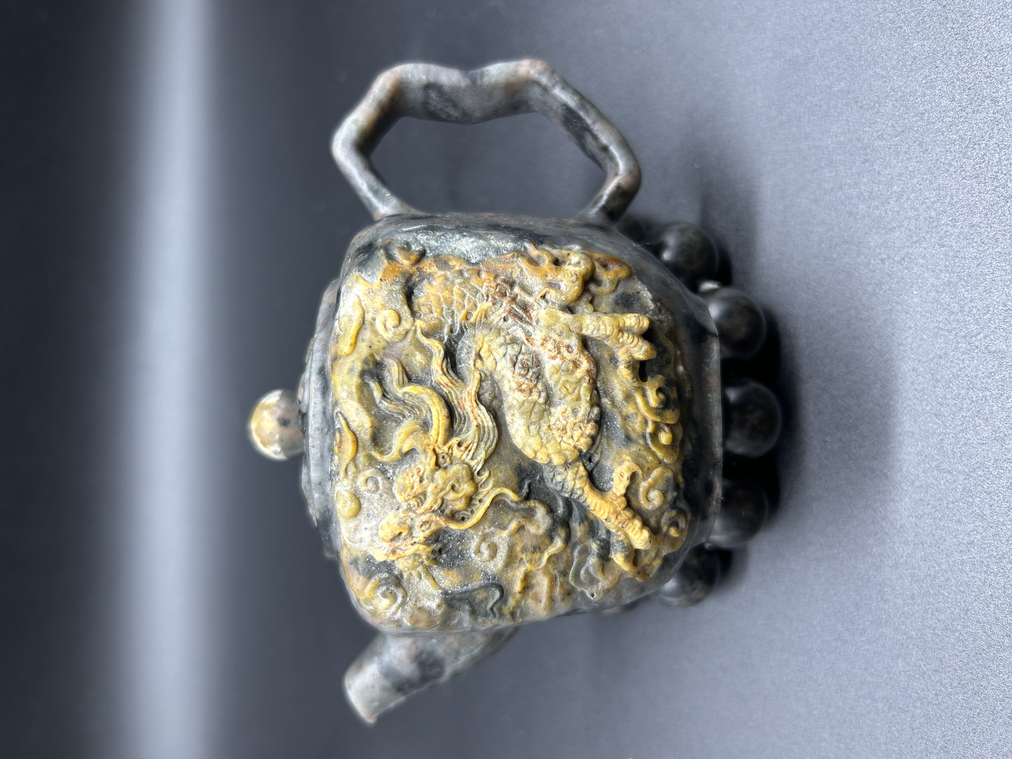 冰碛玉精品《龙兴华夏》容量210毫升左右全玉化透光精工雕刻工艺