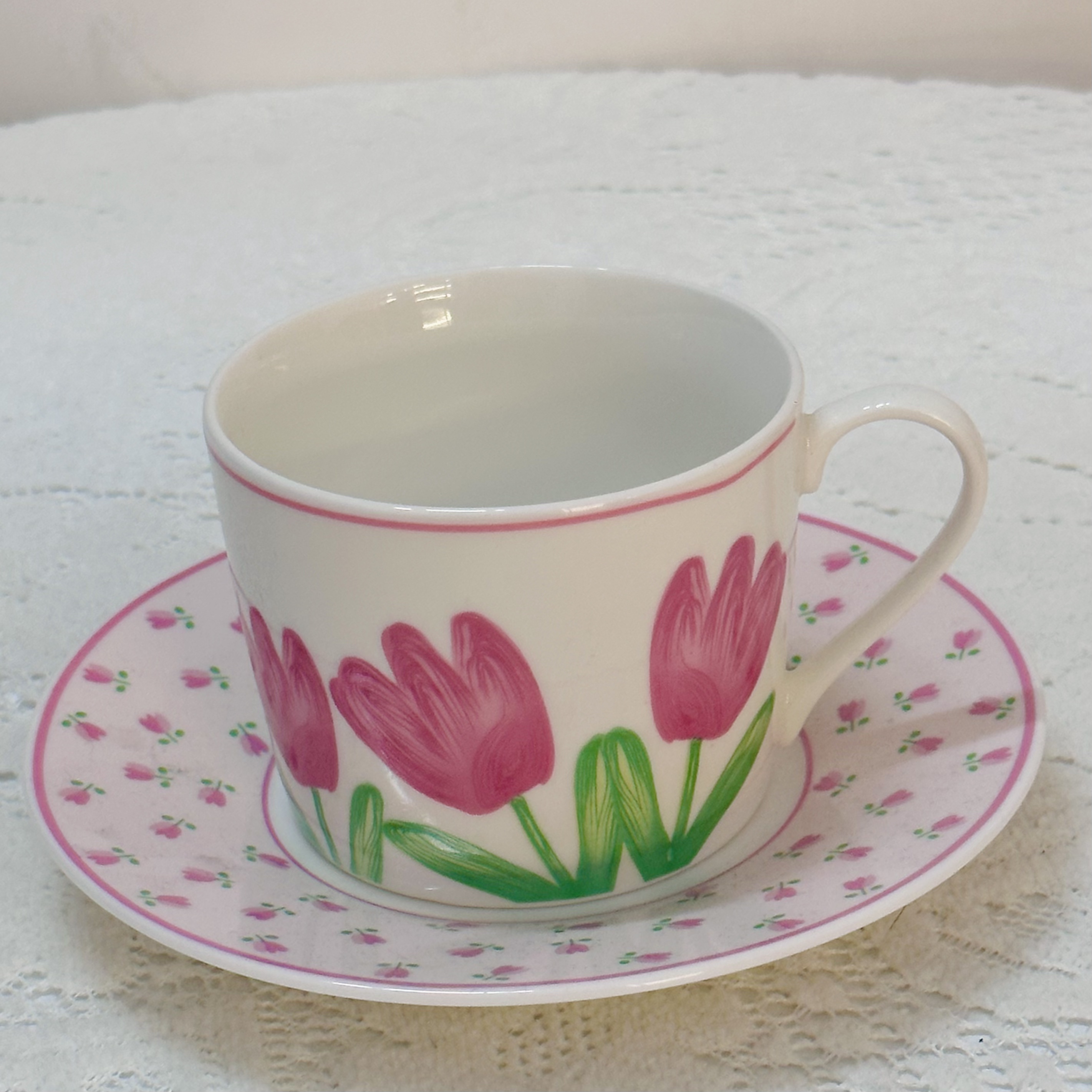 高颜值网红郁金香杯子伴手礼伴娘陶瓷杯碟套装实用回礼小礼品物件