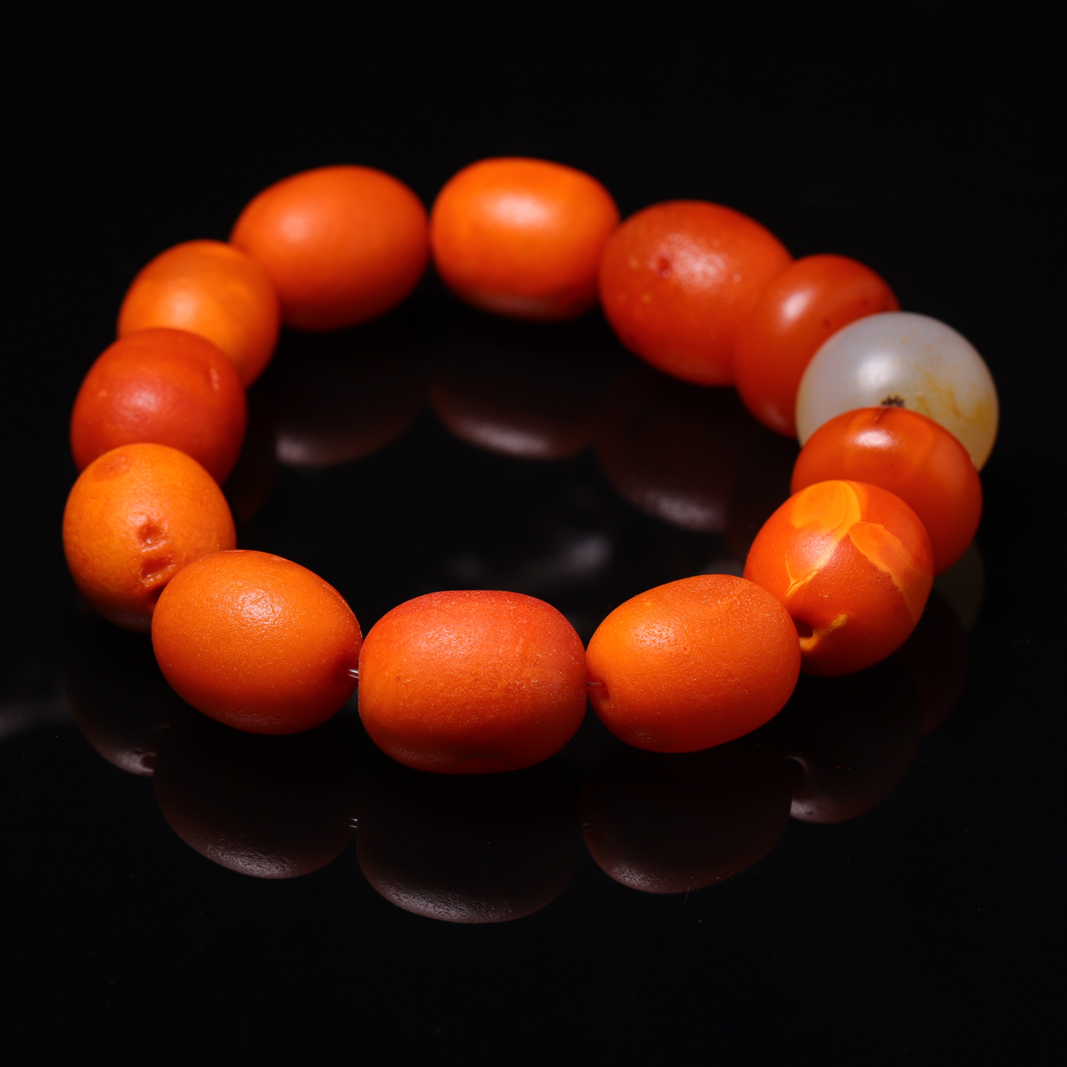 清代天然蜜蜡手串