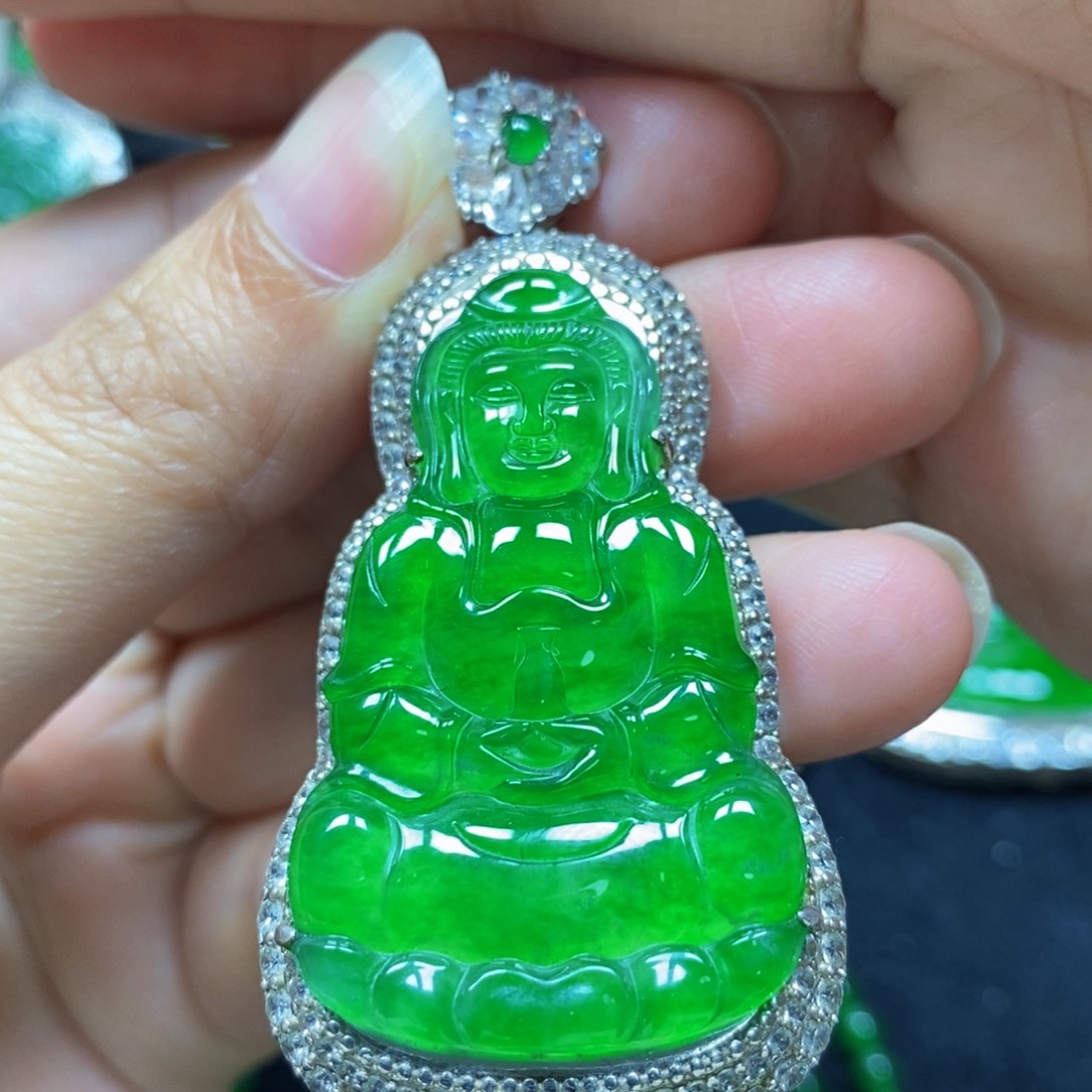 翡翠颈饰银S925镶嵌天然翡翠