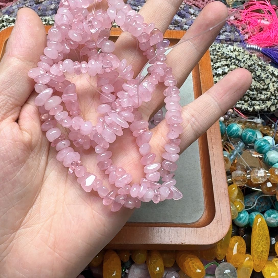 合金玛瑙/玉髓珠宝半成品一条粉晶碎石毛衣链